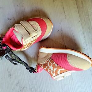 NWTs baby retro sneakers sz. 3